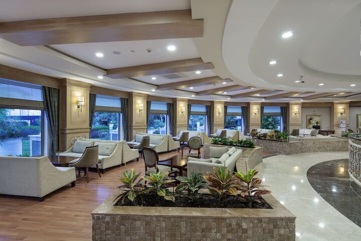 Entrance & Lobby