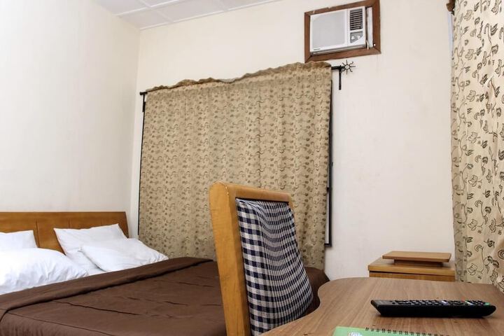 Room 5 of 15