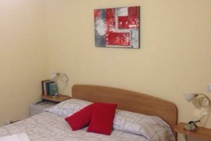 Room 3 of 33