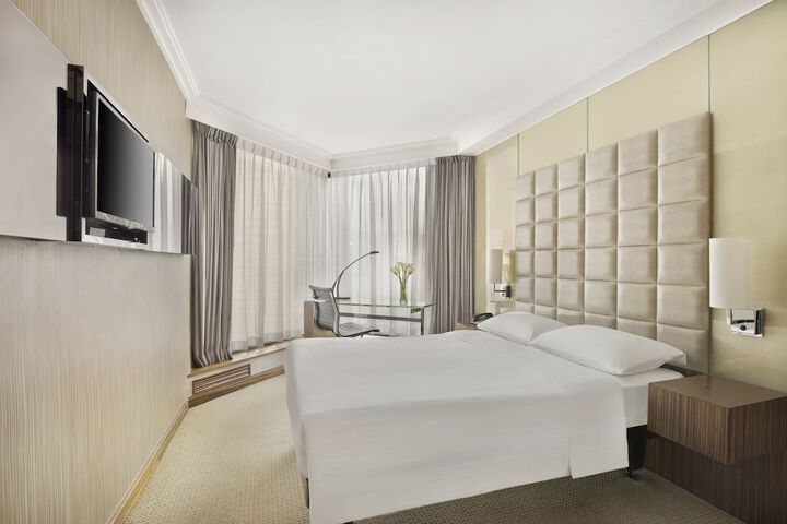 Room 7 of 30