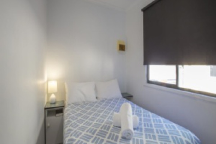 Room 105 of 876