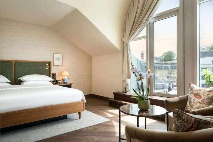 Room 21 of 36