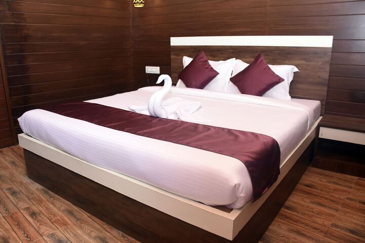 Wood House Beach Resort