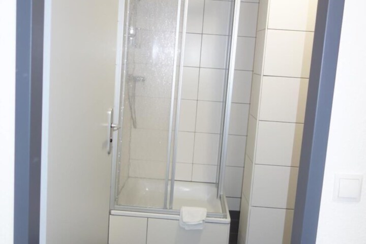 Room 16 of 27