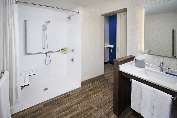 Room 3 of 36