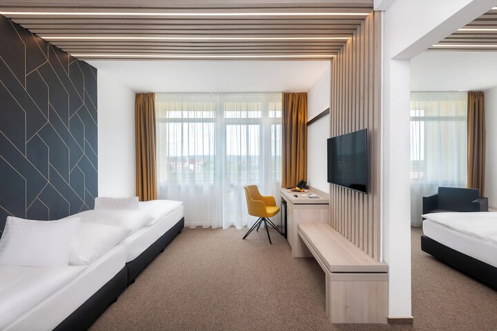 Room 10 of 47