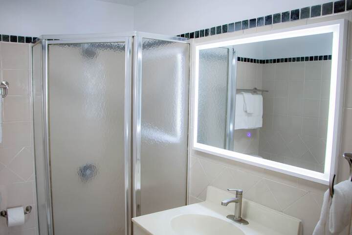 Room 43 of 62