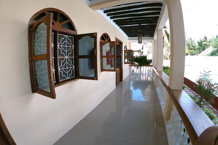Room 12 of 27