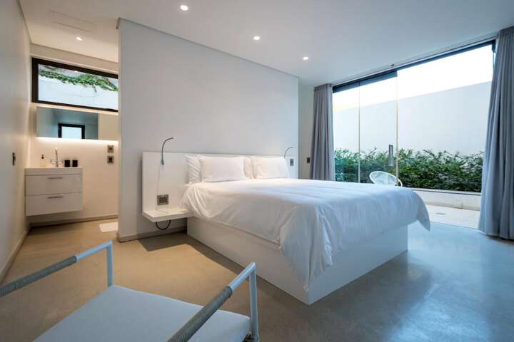 Room 5 of 34