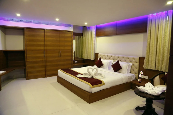 Room 2 of 11