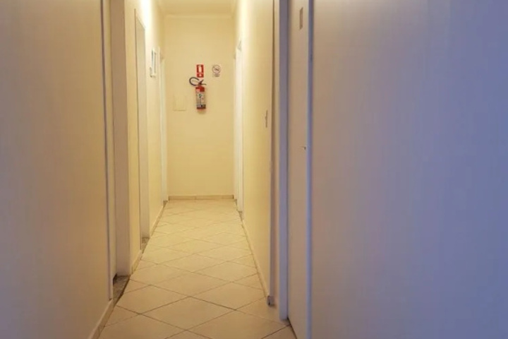 Room 9 of 11