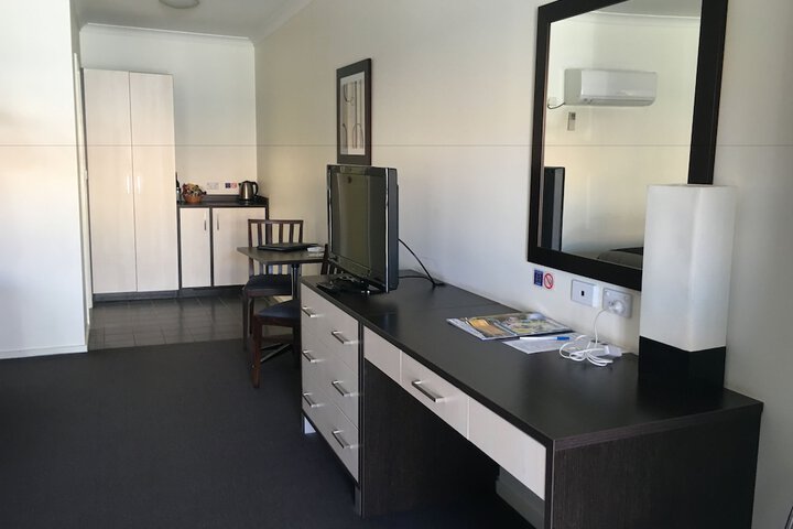 Room 4 of 75