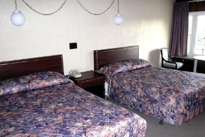 Room 5 of 20