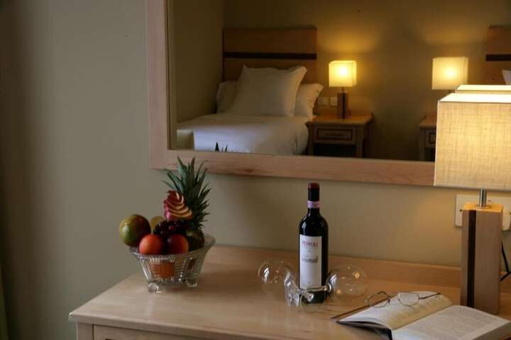 Room 3 of 10