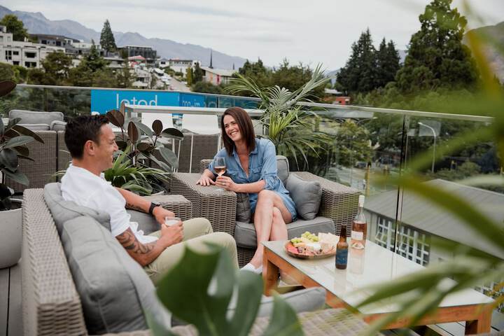 Sundeck 40 of 48