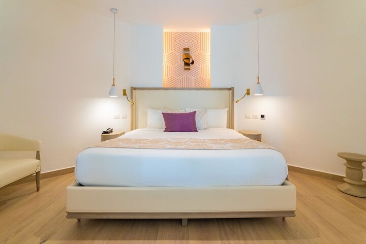 Room 43 of 322