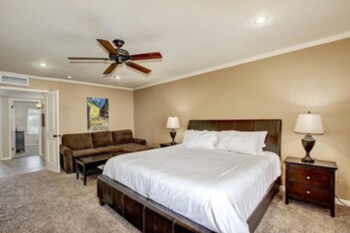 Image of SLS Verde Luxury Estate with FREE Heated Pool Spa Pool Table & Muc