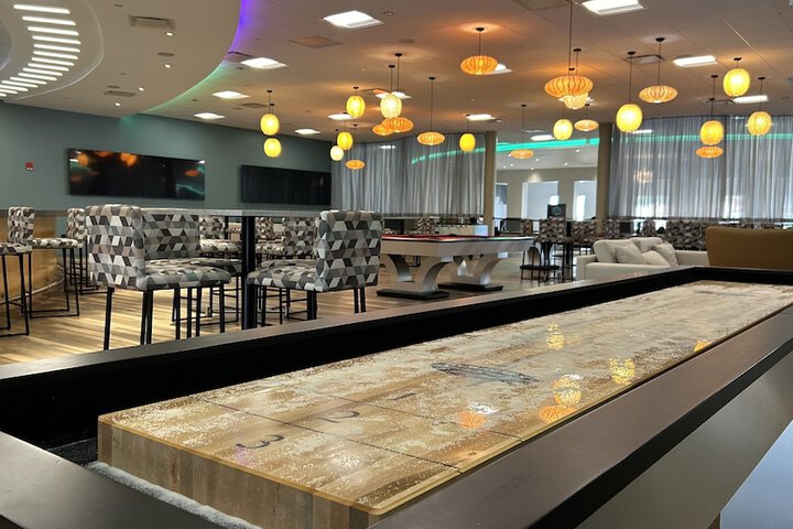 Lounge 91 of 135