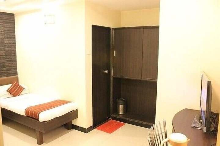 Room 20 of 38