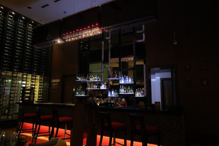 Lounge 61 of 112