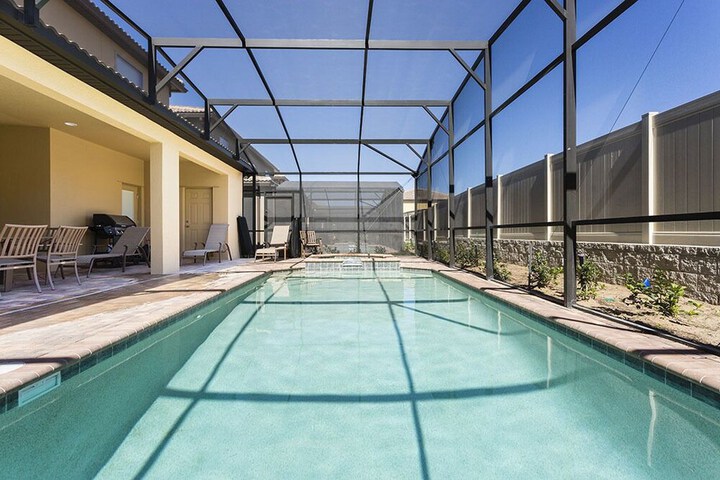 Pool 15 of 37