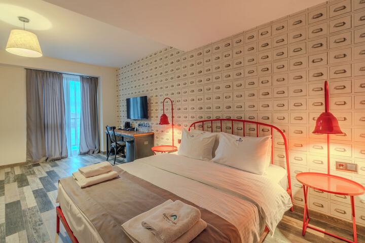 Room 37 of 92