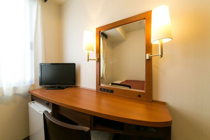 Room 9 of 34