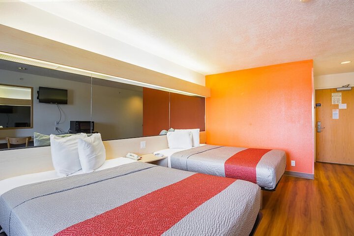 Room 18 of 52