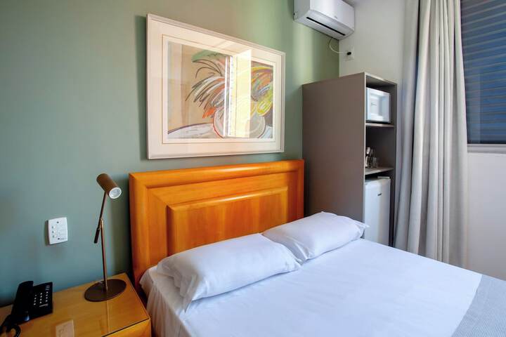 Room 28 of 35