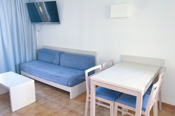 Room 3 of 34