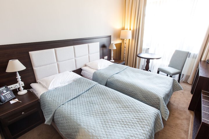 Room 5 of 49