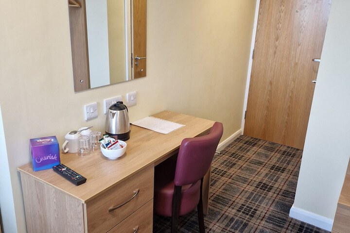 Room 16 of 83