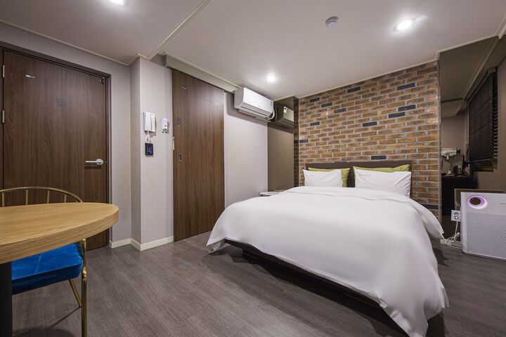 Room 128 of 155