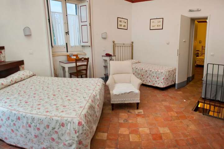 Room 13 of 26