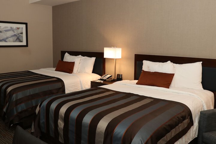 1 King Bed (10 of 15)