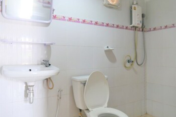 Room 6 of 42