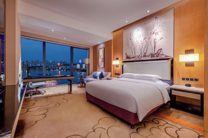 Room 17 of 119