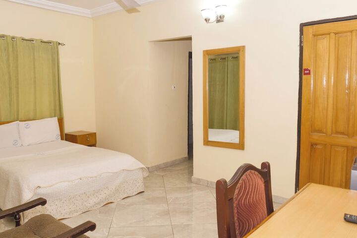 Room 6 of 27