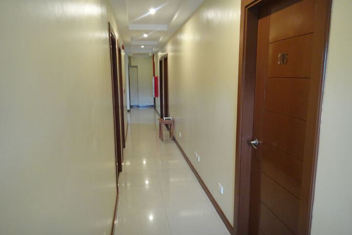 Ballroom/Hall 34 of 38