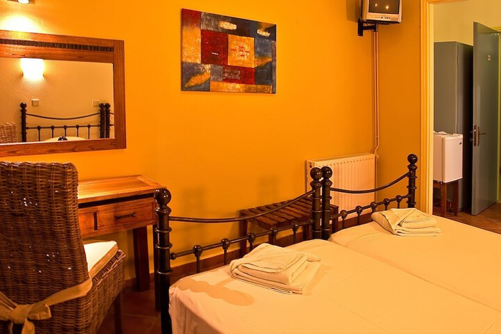 Room 6 of 22