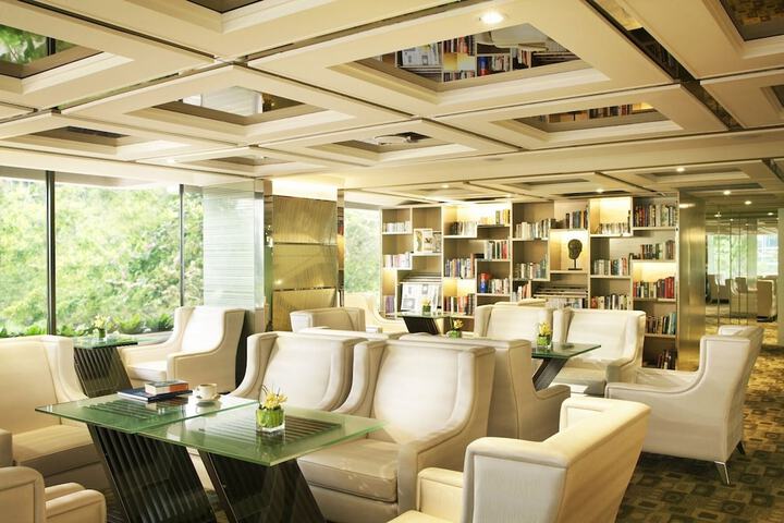 Lounge 59 of 65