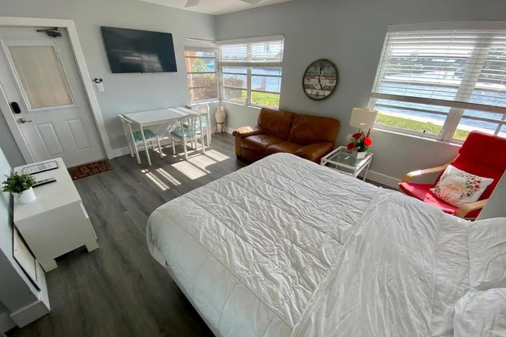 Room 2 of 16