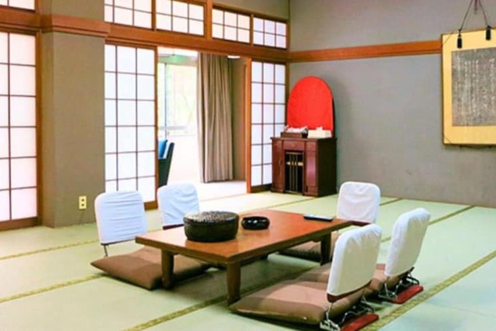 Room 10 of 70