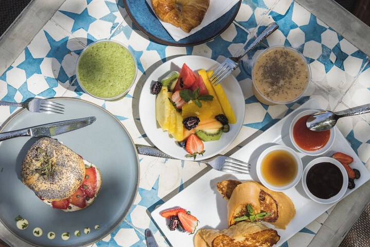 Breakfast/Coffee Service 973 of 1000