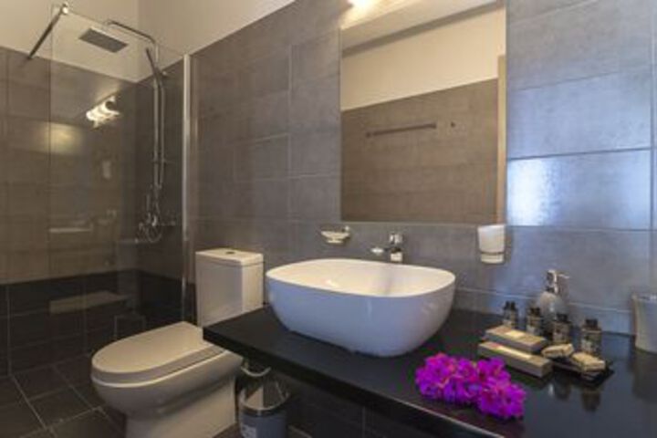 Room 2 of 31