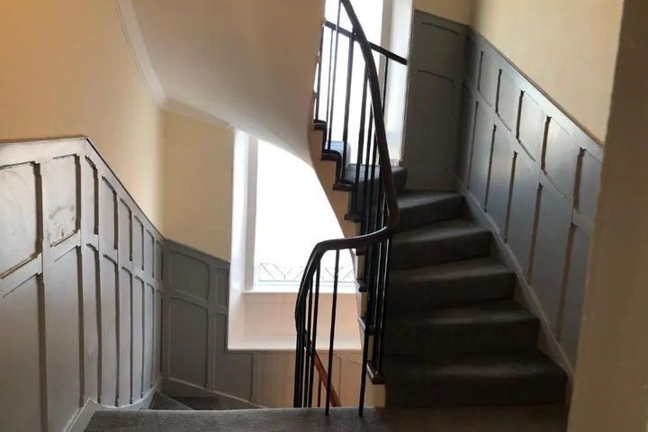 Room 9 of 14