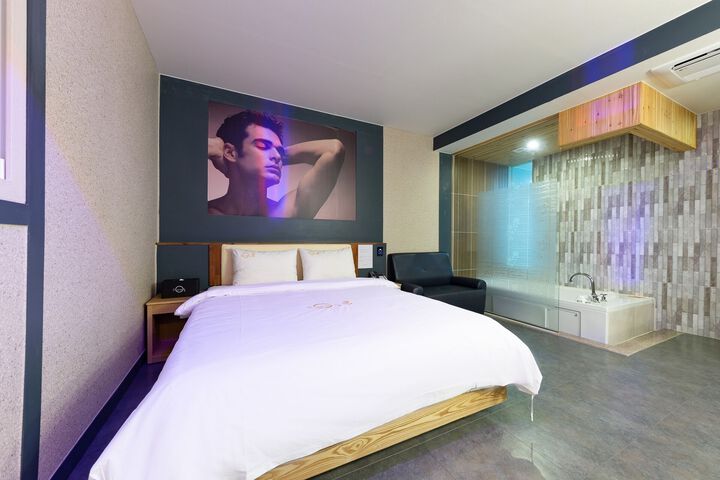 Room 26 of 50