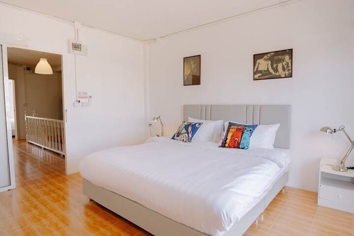 Room 6 of 20