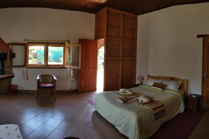 Room 16 of 33