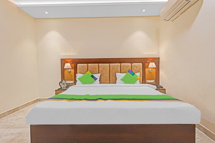 Room 15 of 35